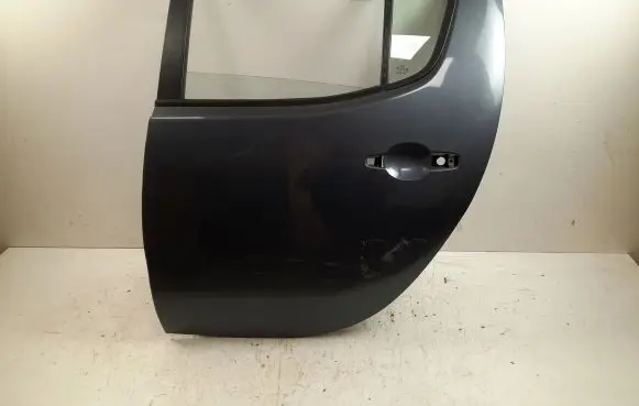 Mitsubishi L200 Rear door