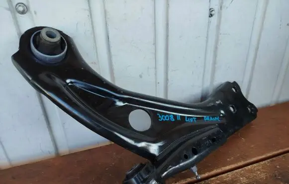 Peugeot 3008 II Front control arm 98138522