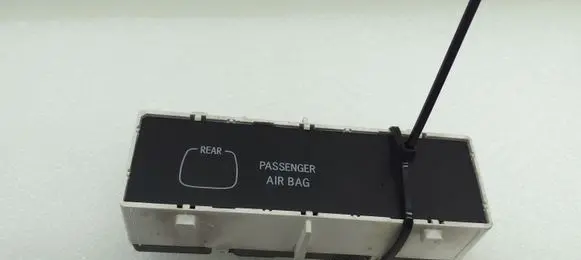 Passenger airbag on/off switch