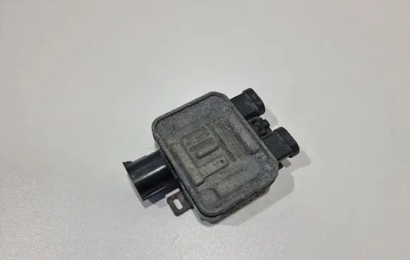 Volvo V60 Coolant fan relay 940008402