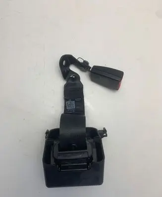 Volkswagen PASSAT B8 USA Middle seatbelt (rear) 561857807