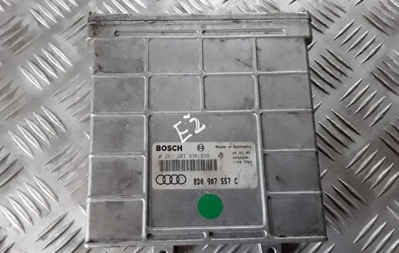 Audi A4 S4 B5 8D Engine control unit/module 0261203938939 8D0907557C 26SA3901