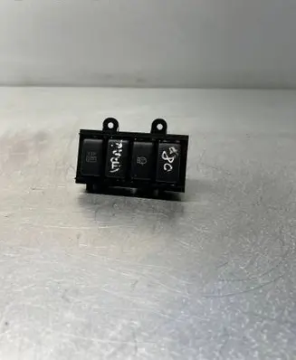 Nissan X-Trail T30 Other switches/knobs/shifts 50823C