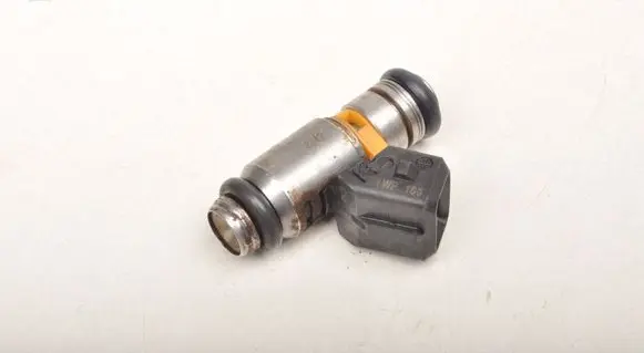 Fiat 500 Fuel injector IWP160