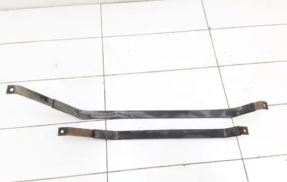 Toyota Corolla Verso E121 Fuel tank mounting bracket 