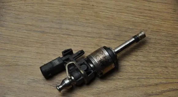 Volkswagen T-Roc Fuel injector 026150006Z