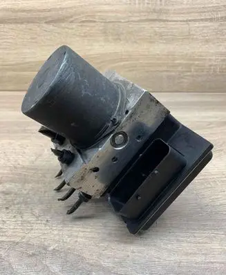 BMW 5 E60 E61 ABS Pump 6768646 6768648