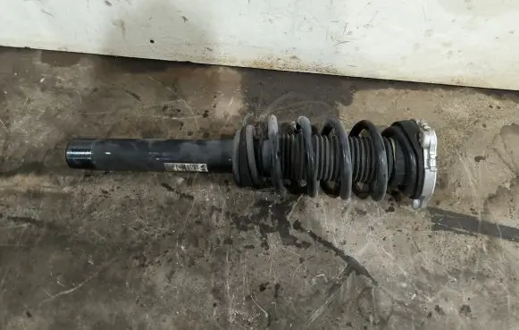 Volvo XC90 Front shock absorber/damper 31451830
