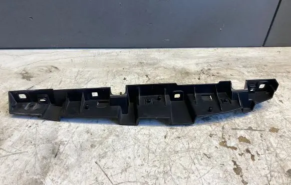 BMW i3 Fender mounting bracket 7299184