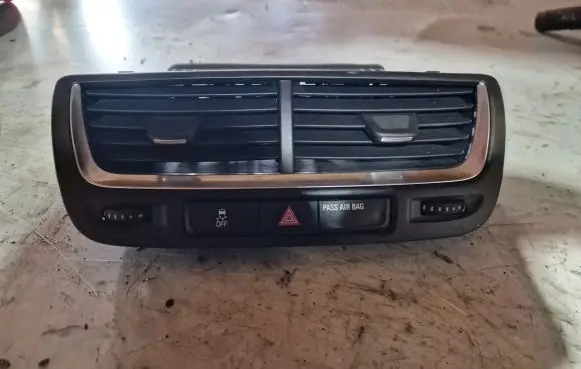 Buick Encore I Dash center air vent grill