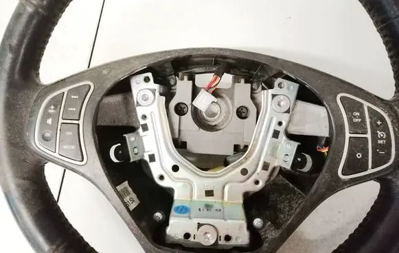 KIA Ceed Steering wheel buttons/switches 