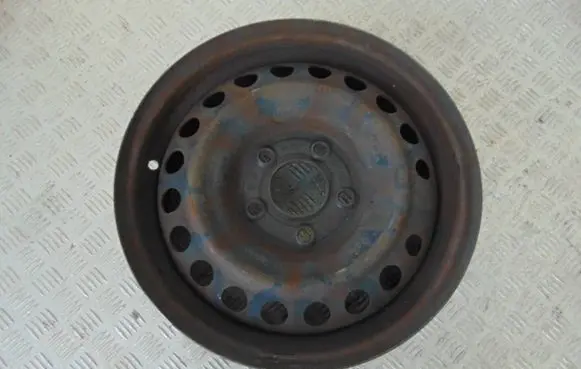 Hyundai i30 R15 steel rim 52910-G4000 2151638