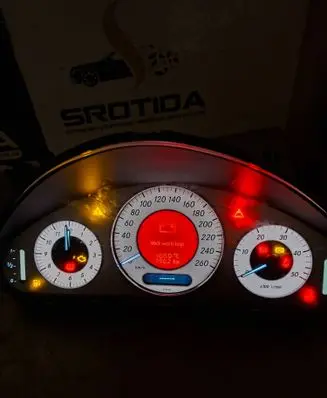 Mercedes-Benz E W211 Speedometer (instrument cluster) A2115405711