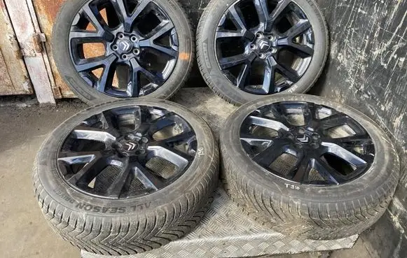 Citroen C5 Aircross R19 alloy rim 9824243777
