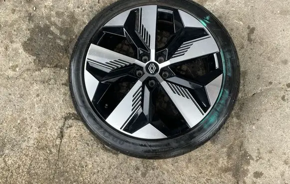 Renault Megane E-Tech R20 alloy rim 