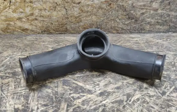 Nissan 240ZX, 280ZX, 300ZX Air intake duct part