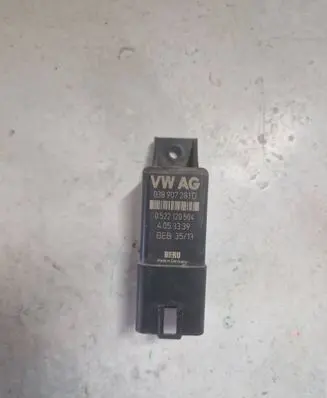 Volkswagen Caddy Glow plug pre-heat relay 038907281D 0522120504