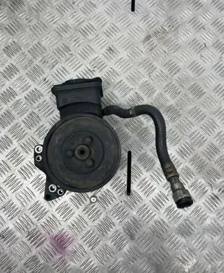 BMW 5 E39 Power steering pump 91208