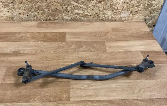 Ford Mondeo Mk III Front wiper linkage 