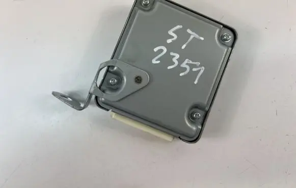 Toyota RAV 4 (XA40) Other control units/modules 8815042020