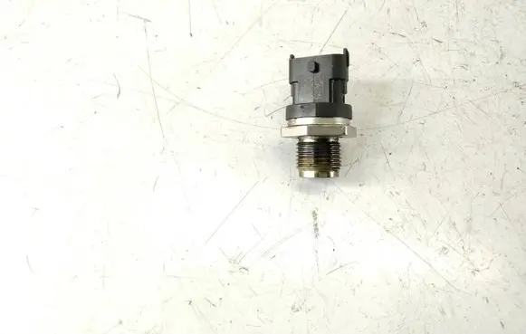 Volvo V70 Fuel pressure sensor 0281002707
