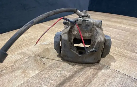 Jaguar XE Front brake caliper GX732B557AD GX732B55XA
