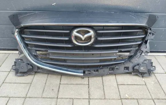 Mazda 3 Front bumper upper radiator grill BANE50712