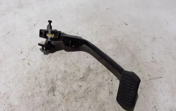 Volvo S60 Brake pedal 31489735