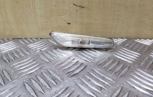 BMW 3 E90 E91 Front fender indicator light 6932998