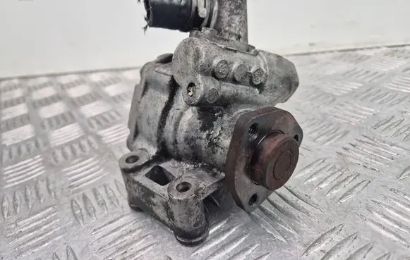 Mercedes-Benz C W203 Power steering pump A0044661301
