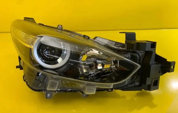 Mazda 3 III Headlight/headlamp BADE51030D
