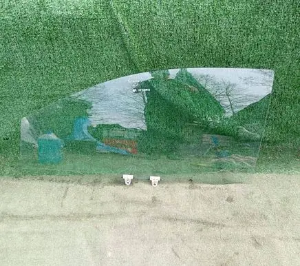Renault Twingo II Front door window glass four-door 