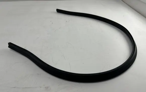 Volkswagen Tiguan Engine compartment rubber 5NA823723