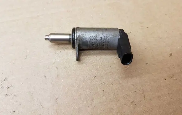 Audi A5 8T 8F Camshaft vanos timing valve 06H103697A C271302302 11051601592B