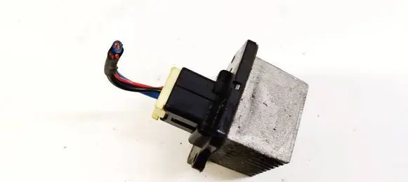 Mitsubishi Outlander Heater blower motor/fan resistor 022A71