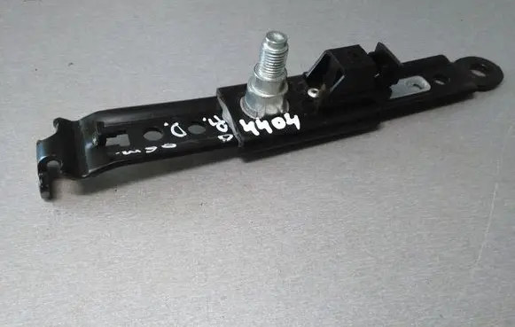 Toyota Corolla Verso AR10 Seat belt adjustment rail D526001 D526003