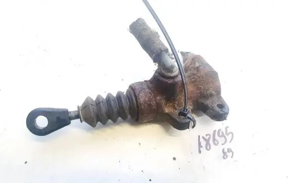 Volkswagen Transporter - Caravelle T4 Clutch master cylinder 