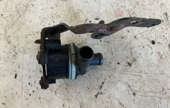 Skoda Rapid (NH) Electric auxiliary coolant/water pump 6R0965561A