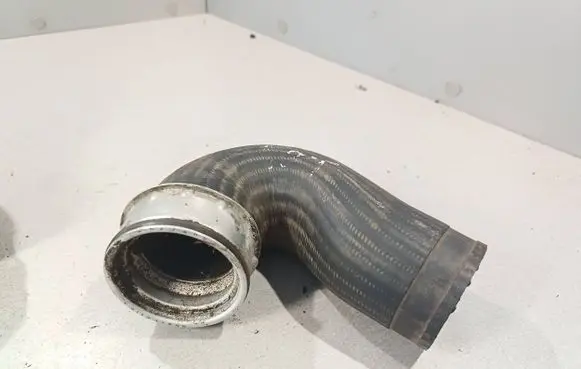 Volkswagen PASSAT B5.5 Intercooler hose/pipe 5274052