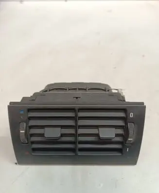 BMW 5 E39 Dash center air vent grill 8376150