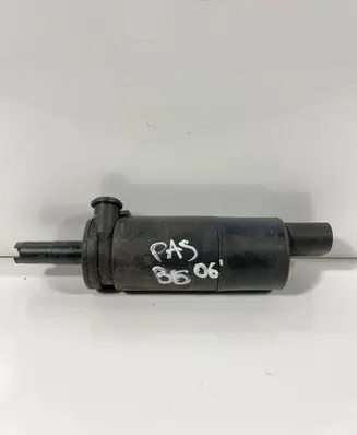 Volkswagen PASSAT B6 Windscreen/windshield washer pump 488770020 080425