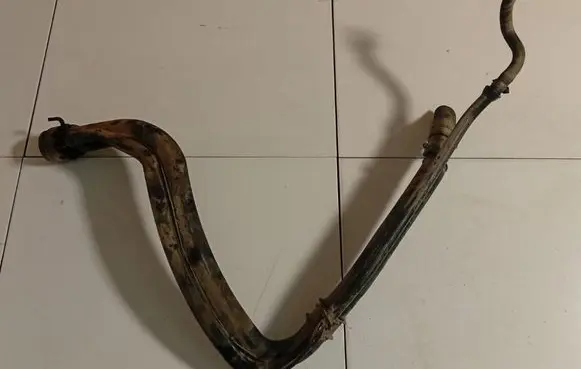 Toyota Corolla Verso AR10 Fuel tank filler neck pipe 