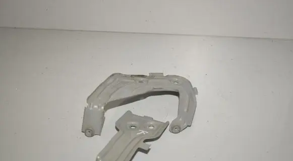 Fender mounting bracket