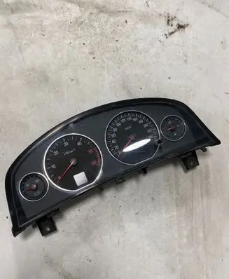 Speedometer (instrument cluster)