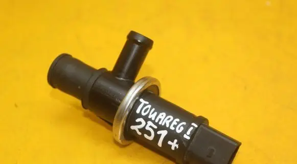 Volkswagen Touareg I Breather valve 7L0906518