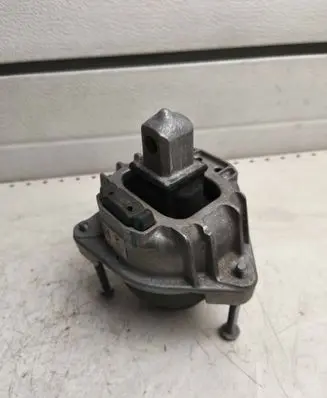 BMW 5 F10 F11 Engine mount bracket 22116777371 68623513