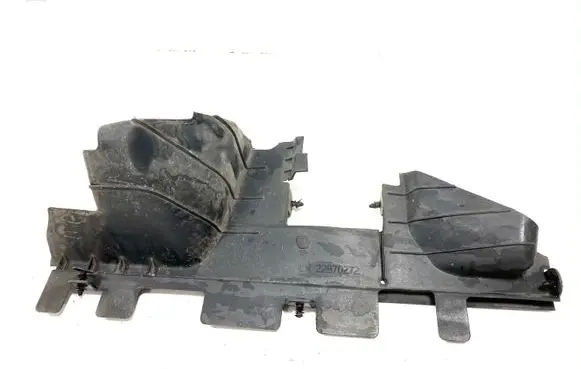 Chevrolet Volt I Intercooler air guide/duct channel 22870272
