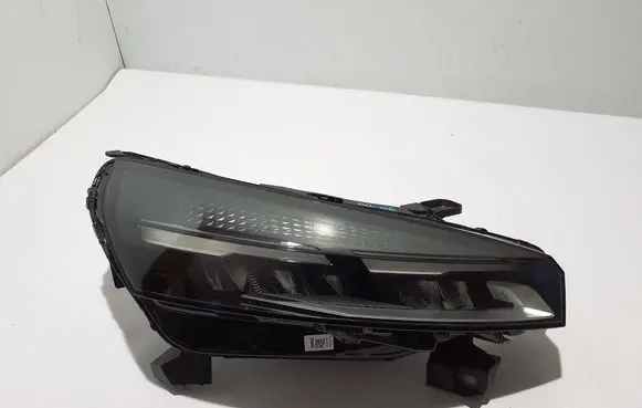 Renault Clio V Headlight/headlamp 260103507R