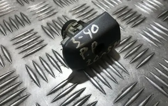 Volvo S40 Front door lock (next to the handle) 