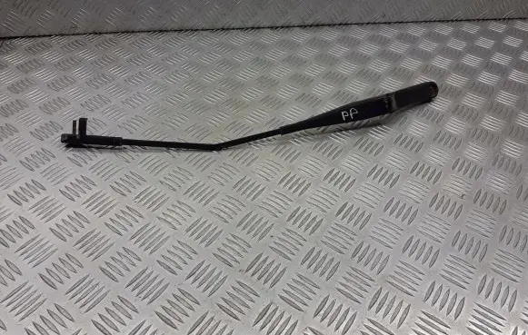 Alfa Romeo 147 Front wiper blade arm